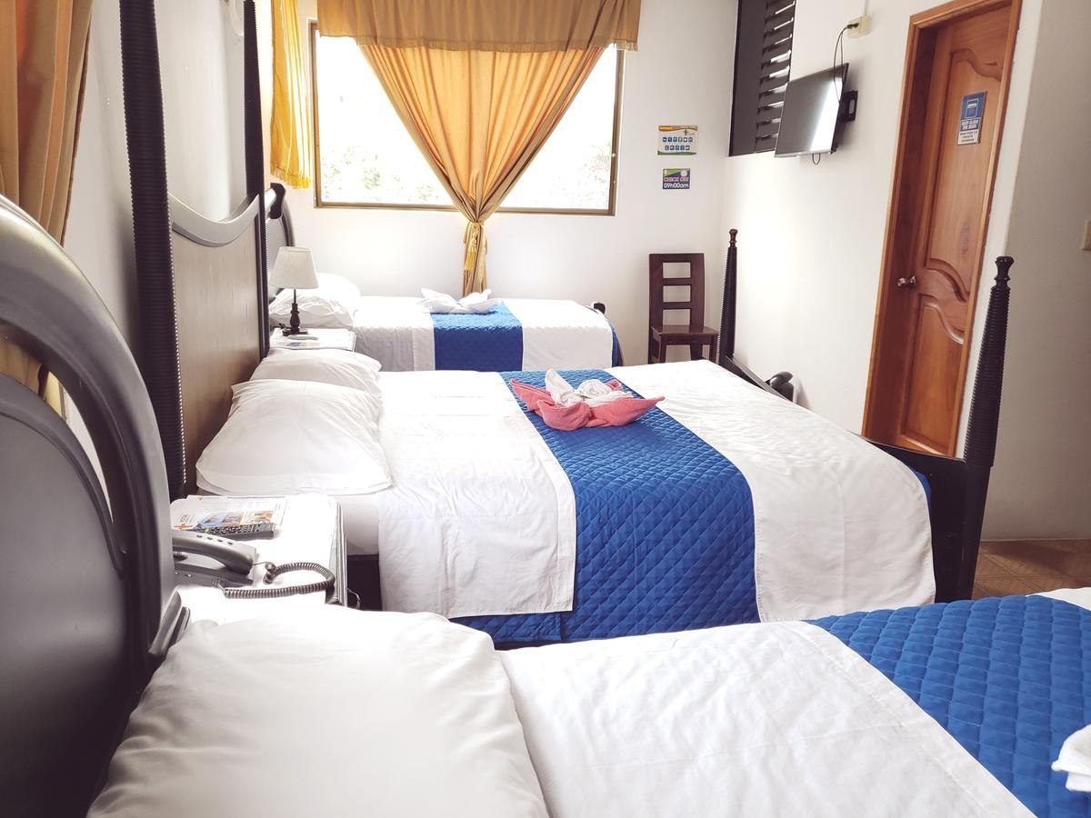 Hostal Cormorant Flightless Пуэрто-Айора Экстерьер фото
